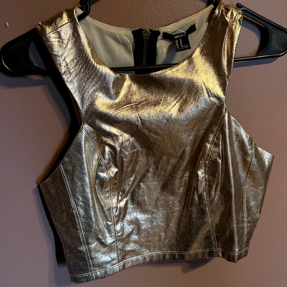 Forever 21 metallic copper / rose gold crop top M NWT